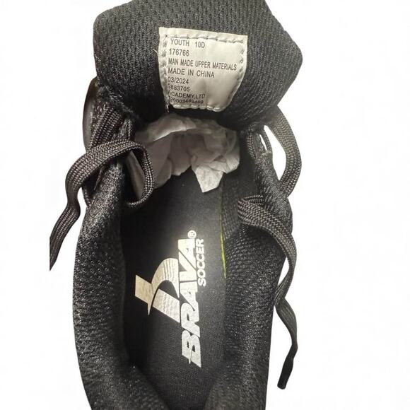 New with box Bravo Soccer shoes size 10 youth (toddler) - Picture 4 of 6